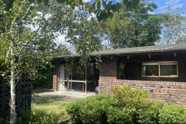 Photo of property in 2/39 Miltonia Avenue, Te Atatu South, Auckland, 0610