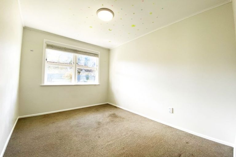 Photo of property in 18 Dellwood Avenue, Henderson, Auckland, 0612