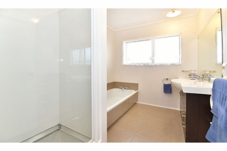 Photo of property in 1b Milton Road, Orewa, 0931