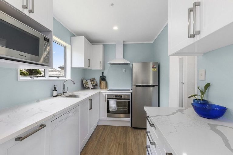 Photo of property in 35 James Cook Drive, Whitby, Porirua, 5024