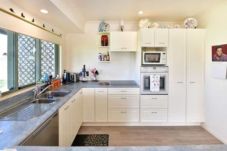 Photo of property in 4/12 Miro Street, Helensville, 0800