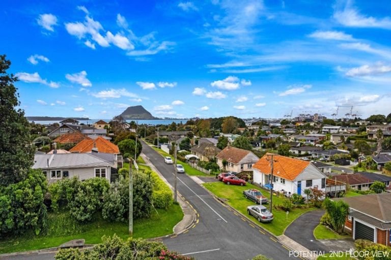 Photo of property in 59 Seaview Road, Otumoetai, Tauranga, 3110