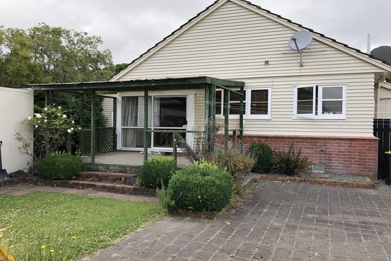 Photo of property in 17 Bauchop Road, Waterloo, Lower Hutt, 5011