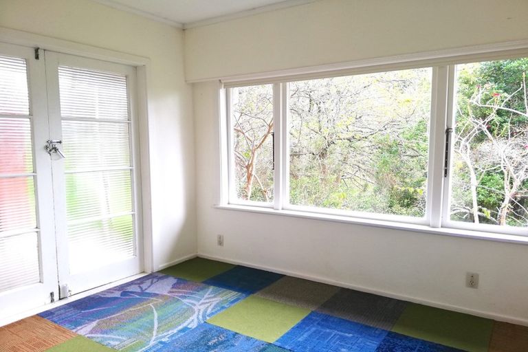 Photo of property in 22 Lowtherhurst Road, Massey, Auckland, 0614