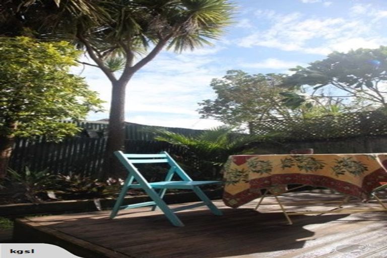 Photo of property in 24 Grendon Road, Titirangi, Auckland, 0604