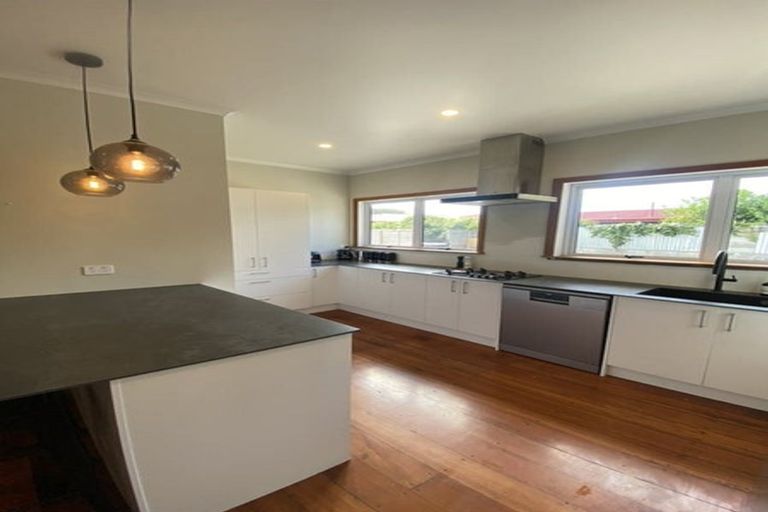 Photo of property in 49 Meeanee Road, Taradale, Napier, 4112