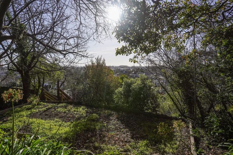 Photo of property in 202 Centaurus Road, Saint Martins, Christchurch, 8022