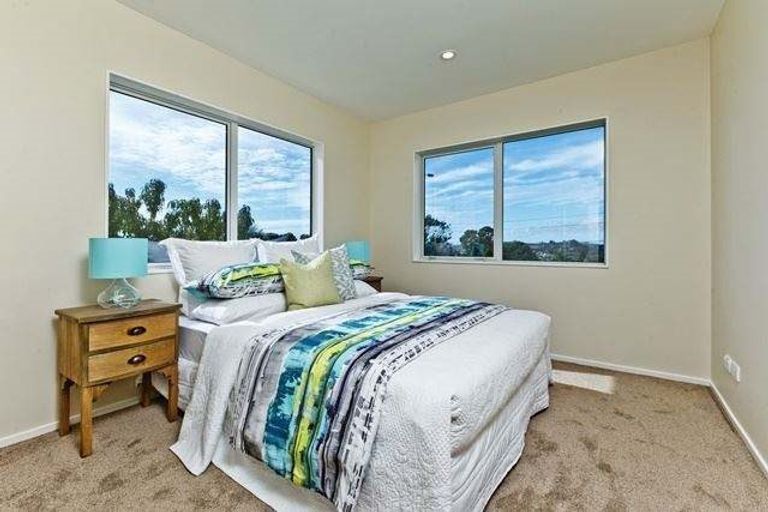 Photo of property in 28 Spyglass Street, Red Beach, 0932