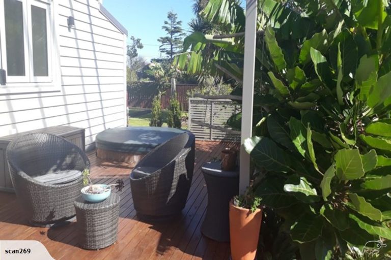 Photo of property in 21 Brougham Street, Westport, 7825