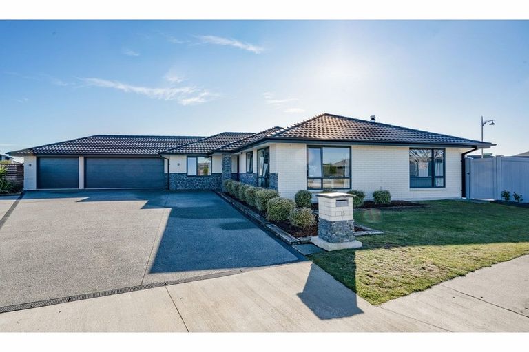 Photo of property in 15 Foxton Drive, Kaiapoi, 7630