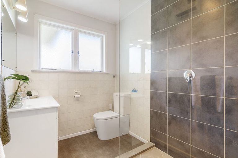 Photo of property in 13 Sheehan Road, Te Atatu South, Auckland, 0610