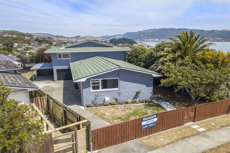 Photo of property in 31 Brora Crescent, Papakowhai, Porirua, 5024