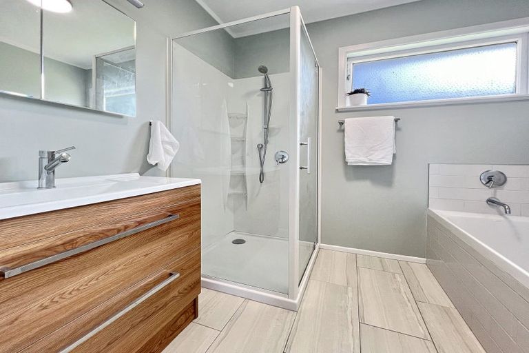 Photo of property in 32 Mason Street, New Lynn, Auckland, 0600