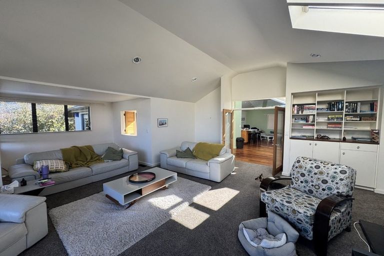 Photo of property in 9a Wadestown Road, Wadestown, Wellington, 6012