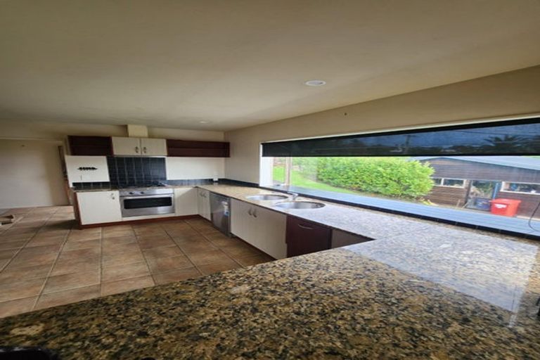 Photo of property in 13a Hebron Road, Waiake, Auckland, 0630