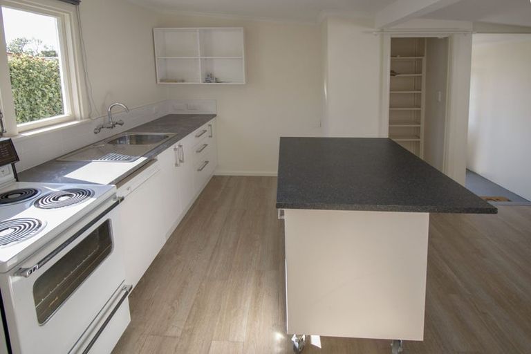 Photo of property in 92 Mackworth Street, Woolston, Christchurch, 8062