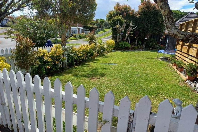 Photo of property in 21 Rapallo Place, Farm Cove, Auckland, 2012