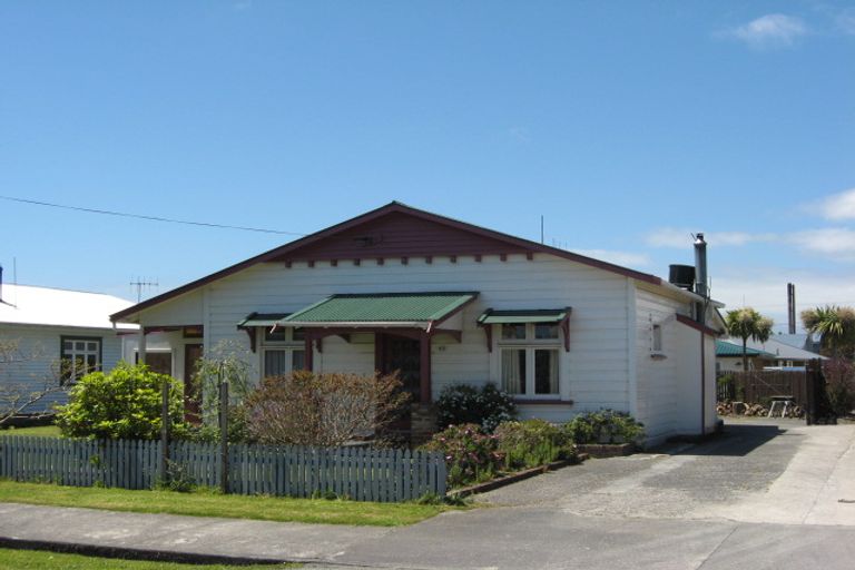 Photo of property in 33 Romilly Street, Westport, 7825