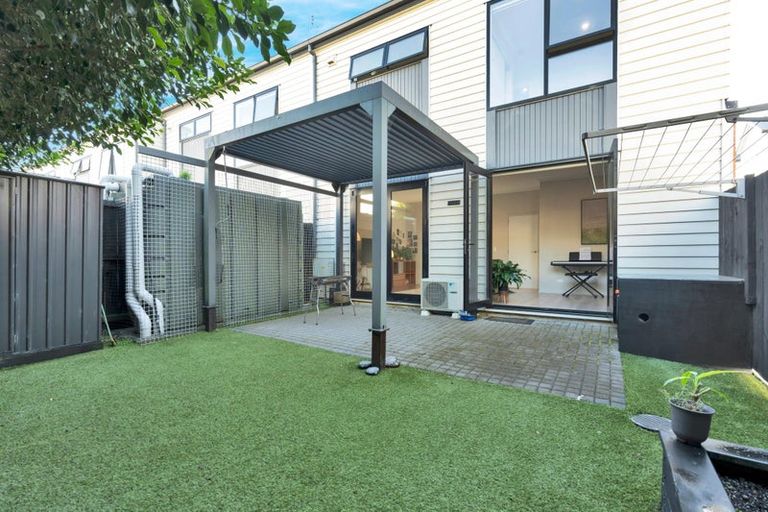 Photo of property in 2 Kerewhenua Crescent, Hobsonville, Auckland, 0616