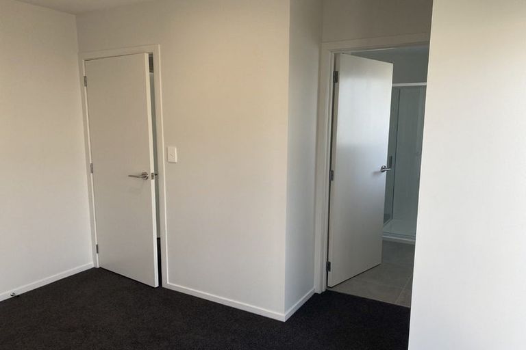 Photo of property in 3/1 Fruitvale Road, New Lynn, Auckland, 0600