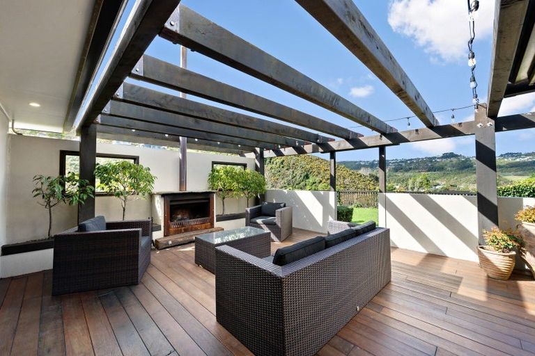 Photo of property in 91 Westchester Drive, Churton Park, Wellington, 6037