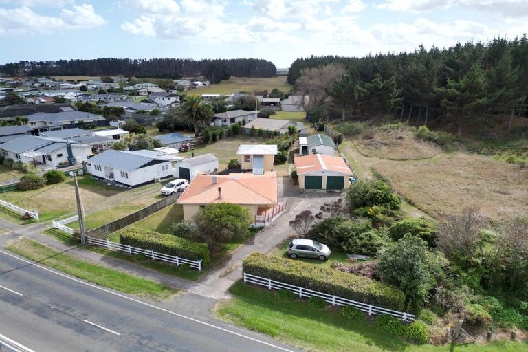 Photo of property in 1 Seabury Avenue, Foxton Beach, Foxton, 4815
