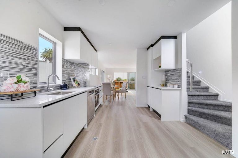 Photo of property in 40a Estuary Road, Weymouth, Auckland, 2103
