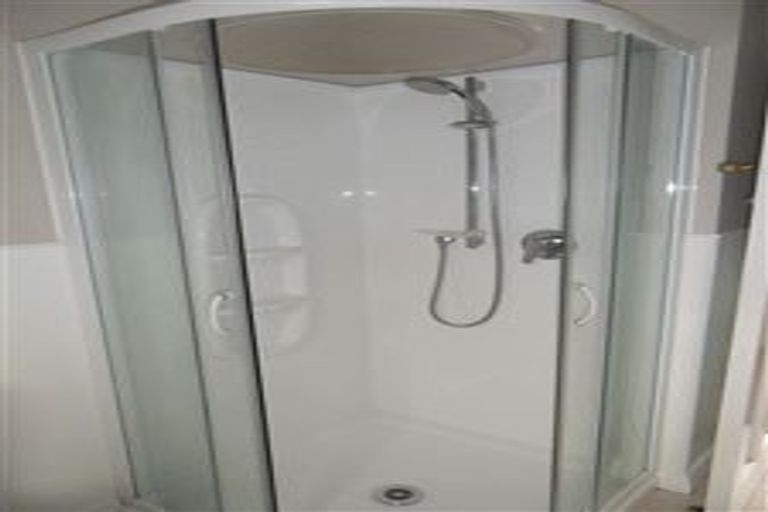 Photo of property in 16 Moana Road, Kelburn, Wellington, 6012