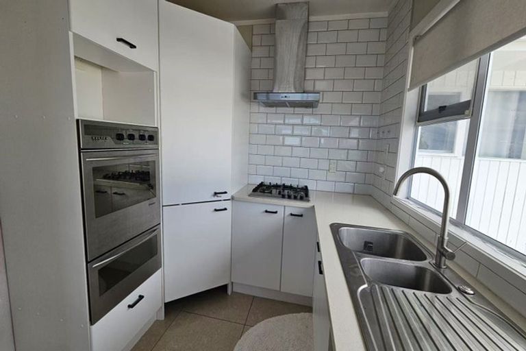 Photo of property in 38 Arran Road, Browns Bay, Auckland, 0630