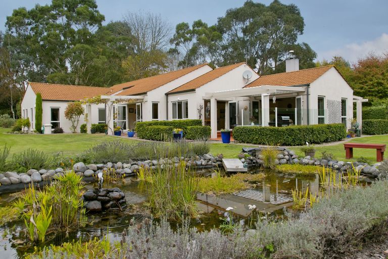 Photo of property in 66 Gillespie Place, Acacia Bay, Taupo, 3385