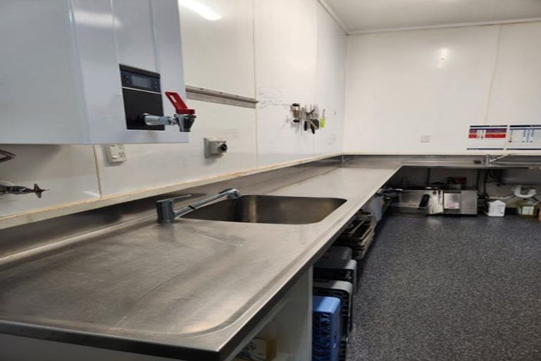 Photo of property in 156 Tasman Street, Mount Cook, Wellington, 6021