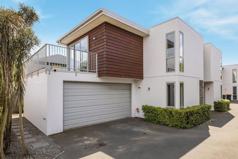 Photo of property in 44a Picton Avenue, Riccarton, Christchurch, 8011