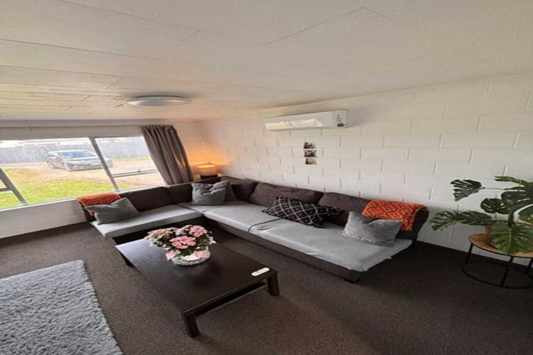 Photo of property in 135a Avalon Drive, Nawton, Hamilton, 3200