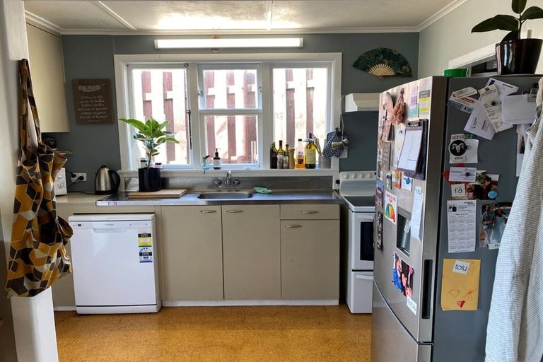 Photo of property in 60 Ruskin Road, Newlands, Wellington, 6037