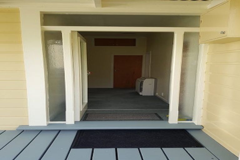 Photo of property in 28 Overtoun Terrace, Hataitai, Wellington, 6021