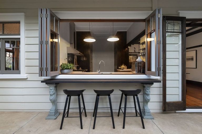 Photo of property in 20 Seabreeze Road, Narrow Neck, Auckland, 0624