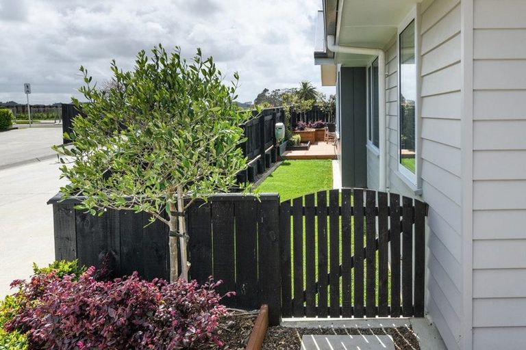 Photo of property in 1 Ivy Lane, Kelvin Grove, Palmerston North, 4414