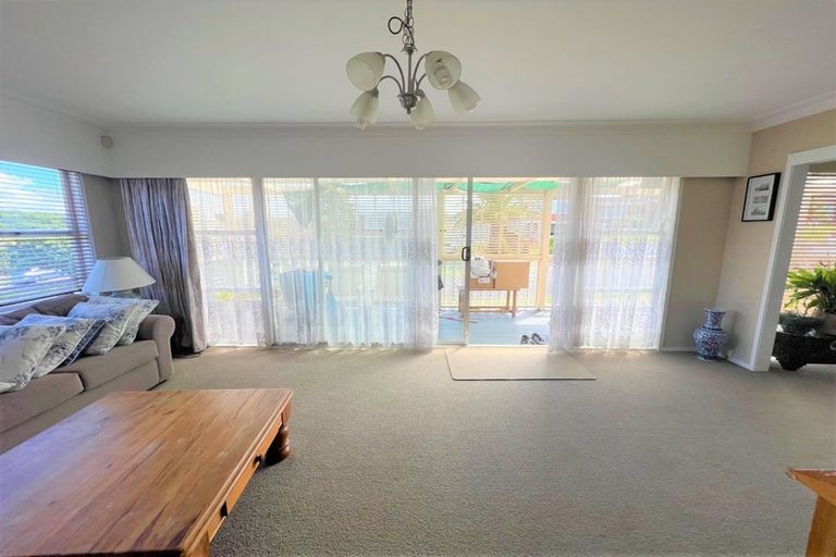 Photo of property in 18 Archmillen Avenue, Pakuranga Heights, Auckland, 2010