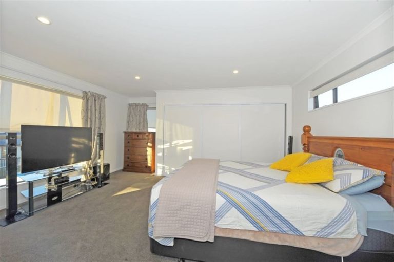 Photo of property in 33 William Dawson Crescent, Wigram, Christchurch, 8025