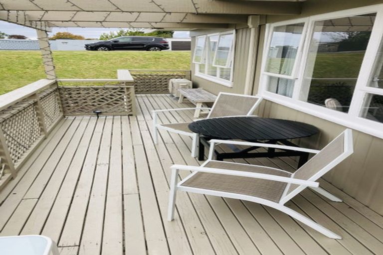 Photo of property in 170a Queen Street, Northcote Point, Auckland, 0627