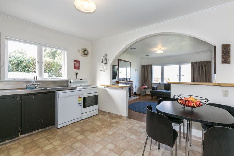 Photo of property in 6 Howard Road, Taradale, Napier, 4112