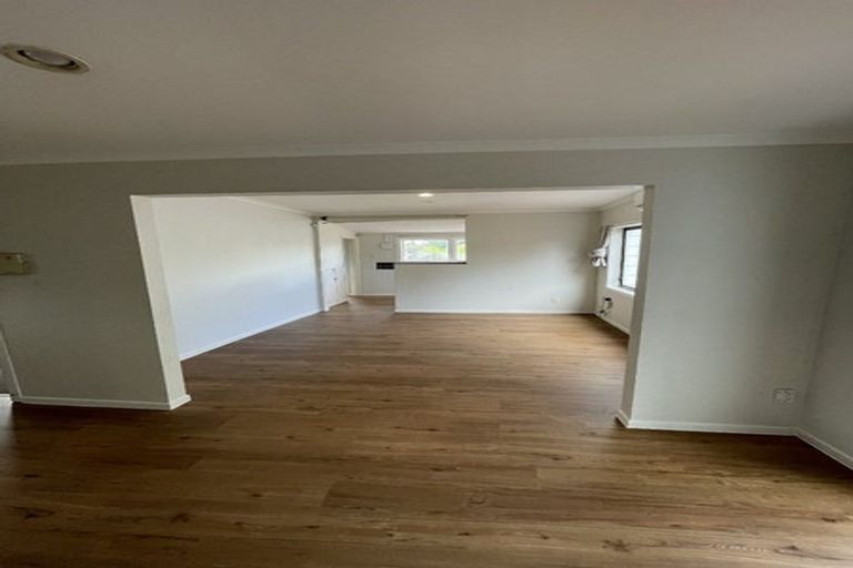 Photo of property in 16 Savoy Road, Glen Eden, Auckland, 0602