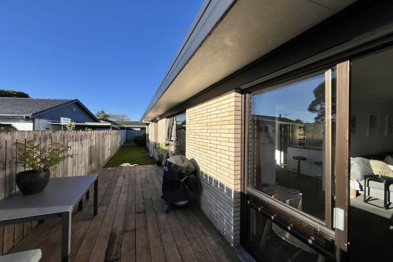 Photo of property in 9 Syntax Place, Conifer Grove, Takanini, 2112