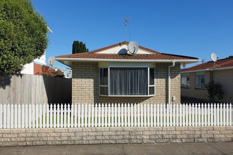 Photo of property in 67 Wallace Place, Westown, New Plymouth, 4310