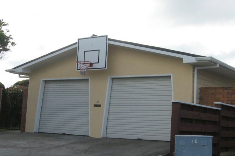 Photo of property in 16 Madison Place, Miramar, Wellington, 6022