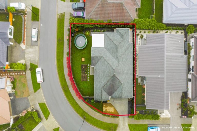 Photo of property in 6 Dida Park Drive, Kumeu, 0810