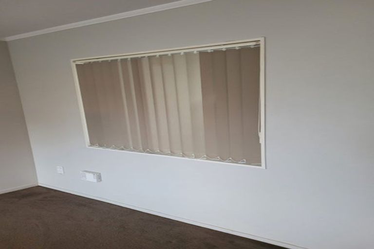 Photo of property in 15 Tiki Street, New Lynn, Auckland, 0600