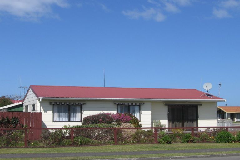 Photo of property in 24 Seaspray Drive, Mount Maunganui, 3116