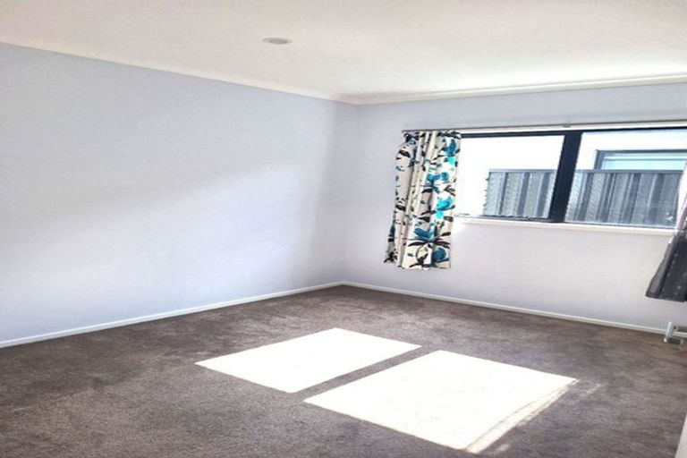 Photo of property in 40 Te Kaeaea Crescent, Wallaceville, Upper Hutt, 5018