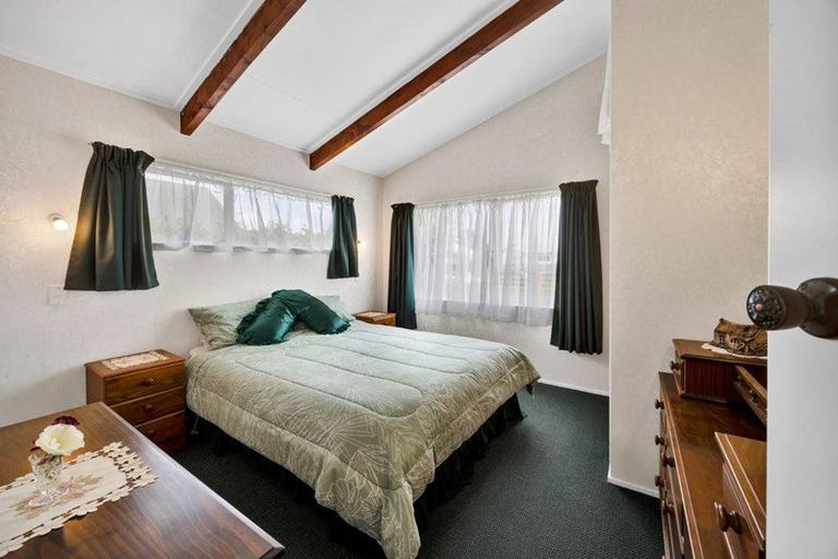 Photo of property in 18 Kamahi Avenue, Hawera, 4610